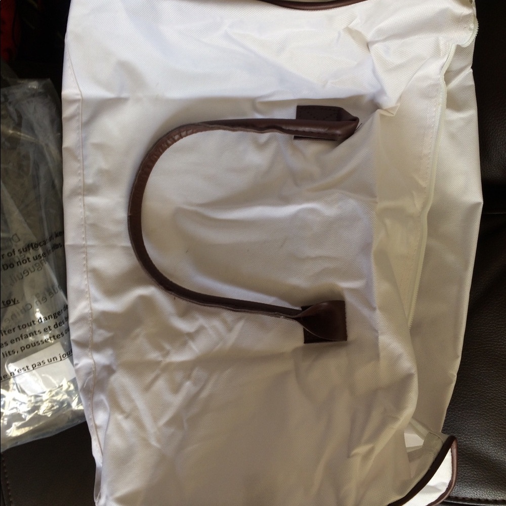 Free w $35 Purchase Yves Rocher Day Beach Bag